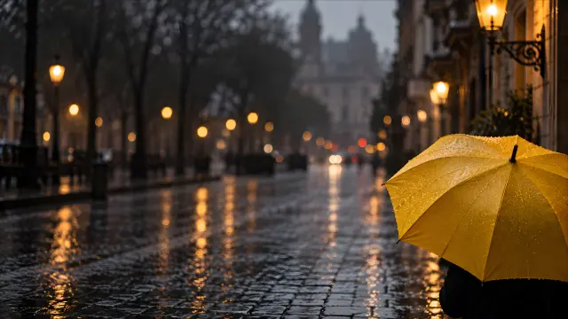 Paseo urbano bajo la lluvia con paraguas amarillo