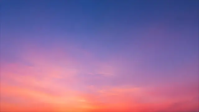 Fondo de pantalla de cielo al atardecer con degradado azul y rosa