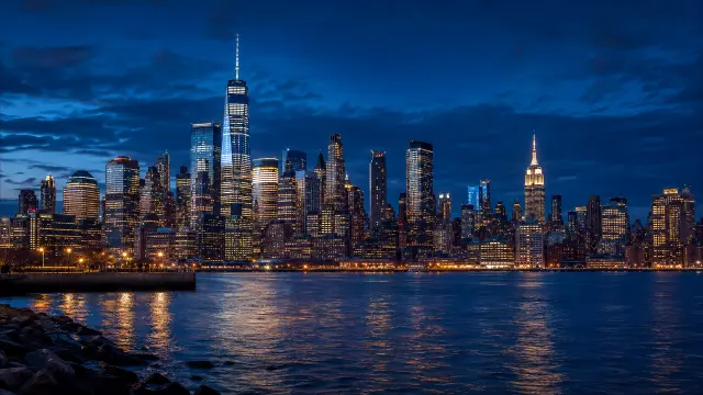 Amanecer neoyorquino en el río Hudson al atardecer